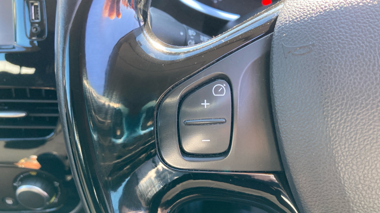 Renault Clio 1.2 16V Dynamique Nav 5dr Petrol Hatchback